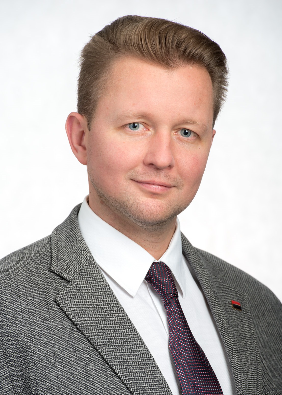 Игорь Шкляр назначен на должность директора департамента развития нецифровых каналов продаж и обслуживания РОСБАНКА, РОСБАНК, Игорь Шкляр, Бизнес, Назначение, руководство, руководитель, Развитие, зарплатные проекты, развитие бизнеса с партнерами, сотрудничество с АСВ, банк, банкоматы, банкоматная сеть, кредитные сделки, продажи, обслуживание